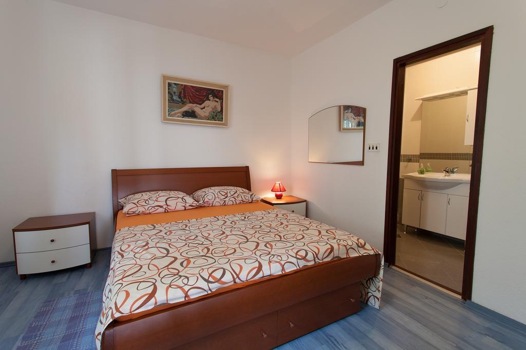 Apartman Kondic Omišalj Habitación foto