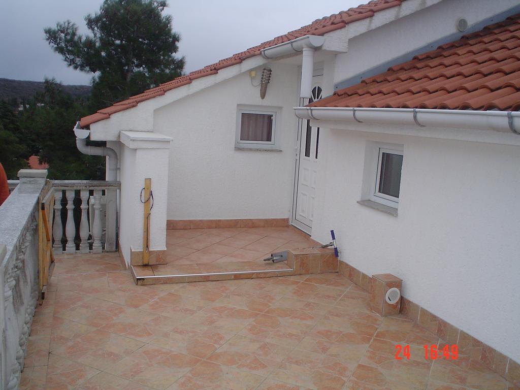 Apartman Kondic Omišalj Habitación foto